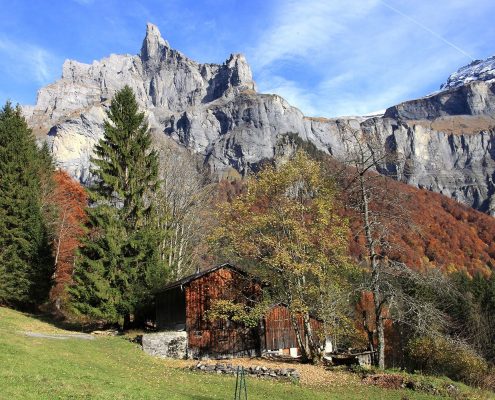 ​ Le Cirque du Fer-à-Cheval – Vue depuis le village de Giffrenant