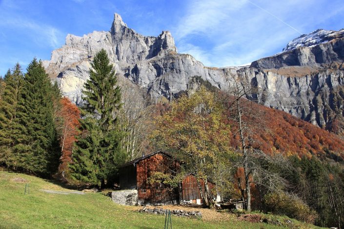 ​ Le Cirque du Fer-à-Cheval – Vue depuis le village de Giffrenant